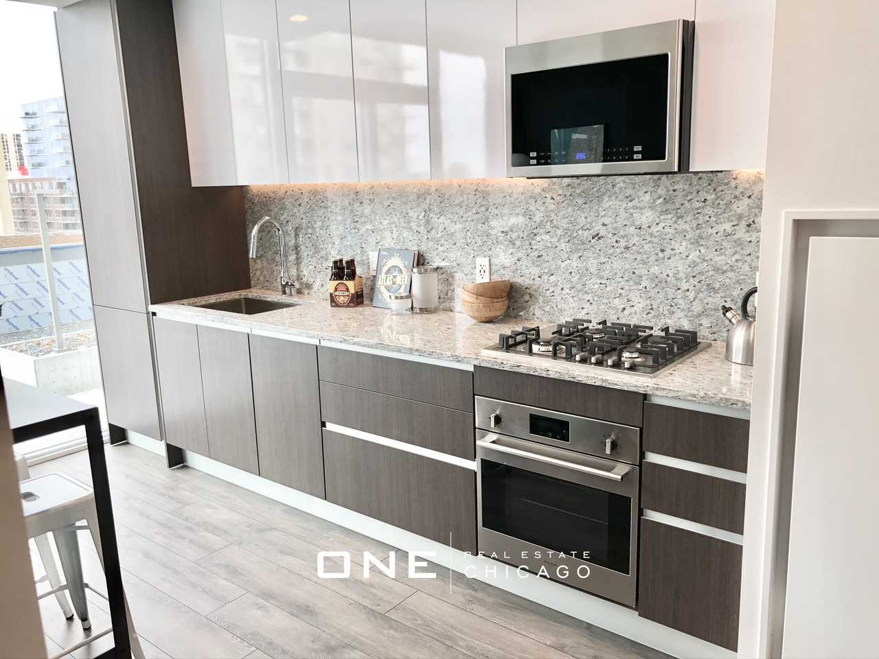 N Wells St - Photo 4 of 9