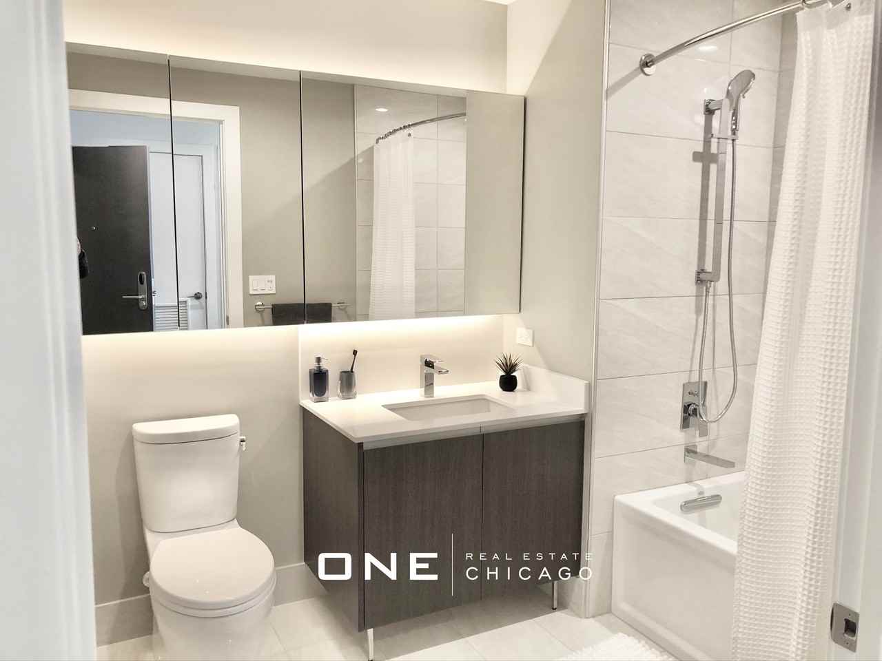 N Wells St - Photo 7 of 9