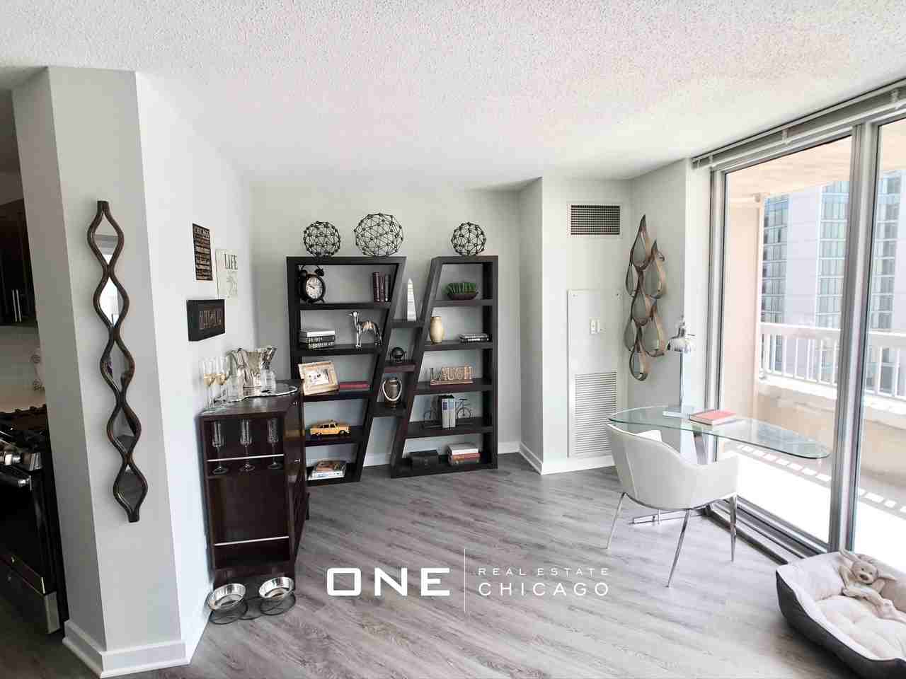 N State St #4 - Photo 5 of 26