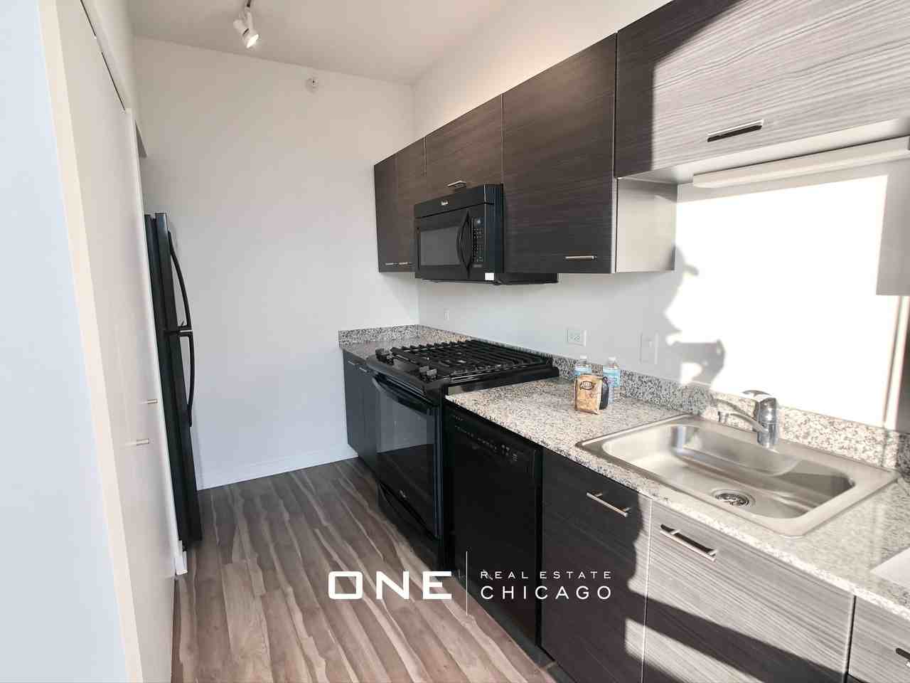 N La Salle Dr #23 - Photo 3 of 15