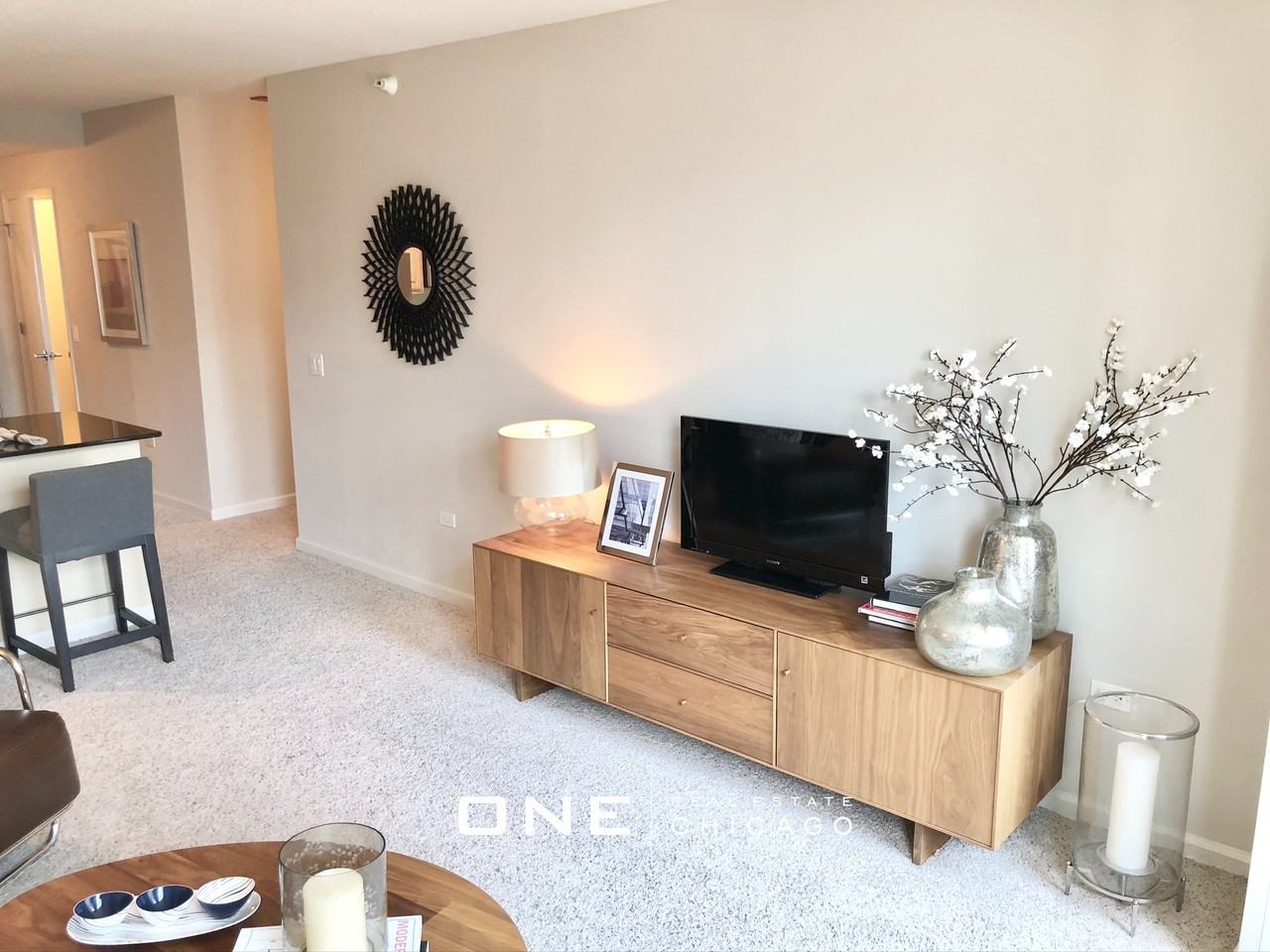 N Desplaines St #2 - Photo 6 of 18