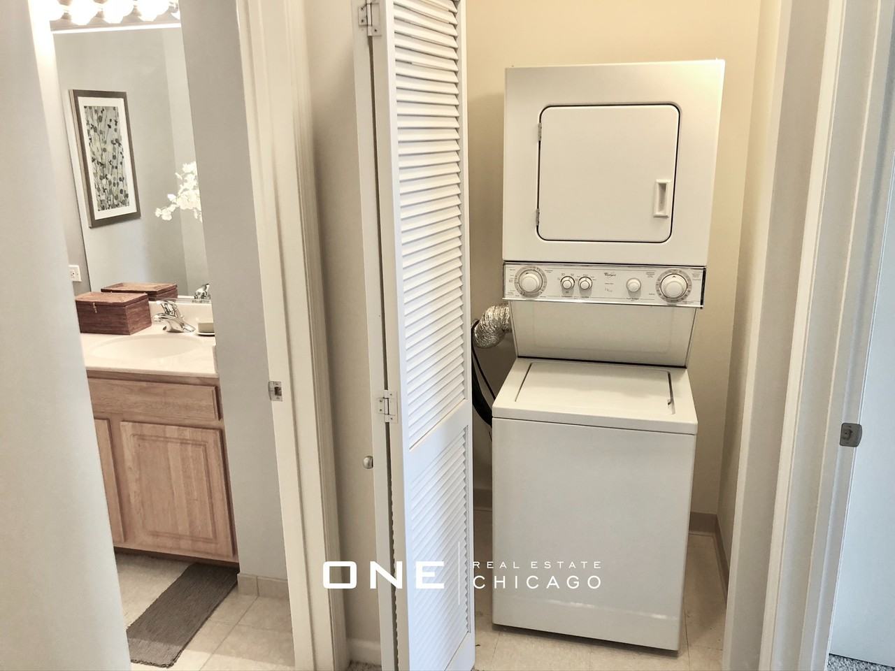 N Desplaines St #2 - Photo 7 of 18