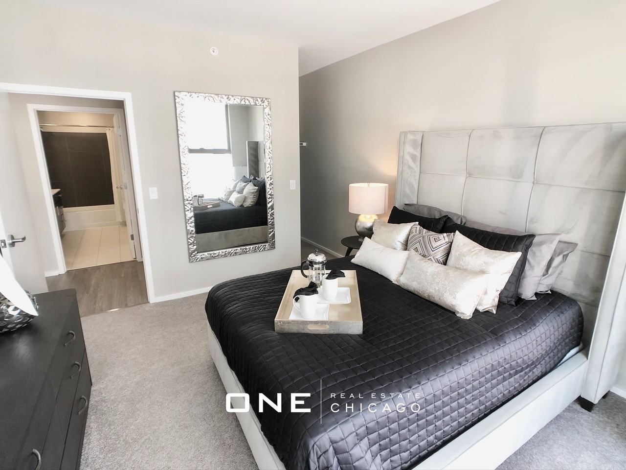 N Desplaines St #2 - Photo 7 of 23