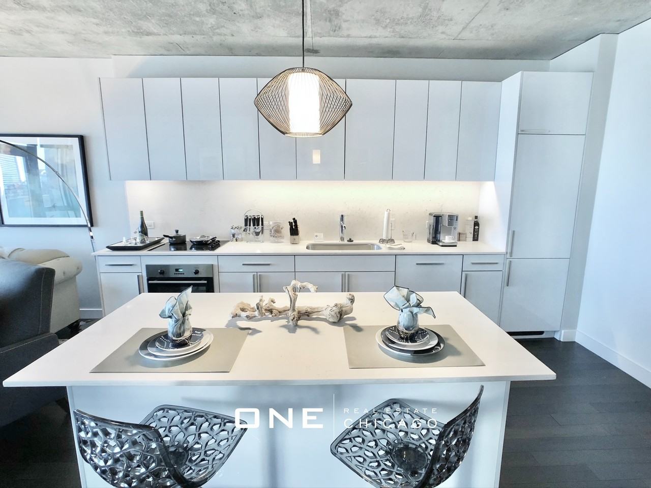 W Illinois & Wells #5 - Photo 2 of 22