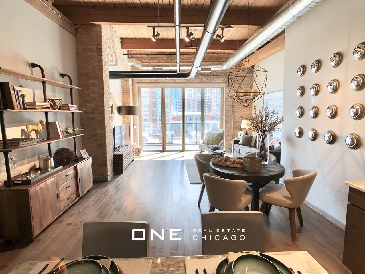 E Illinois St #4 - Photo 3 of 35