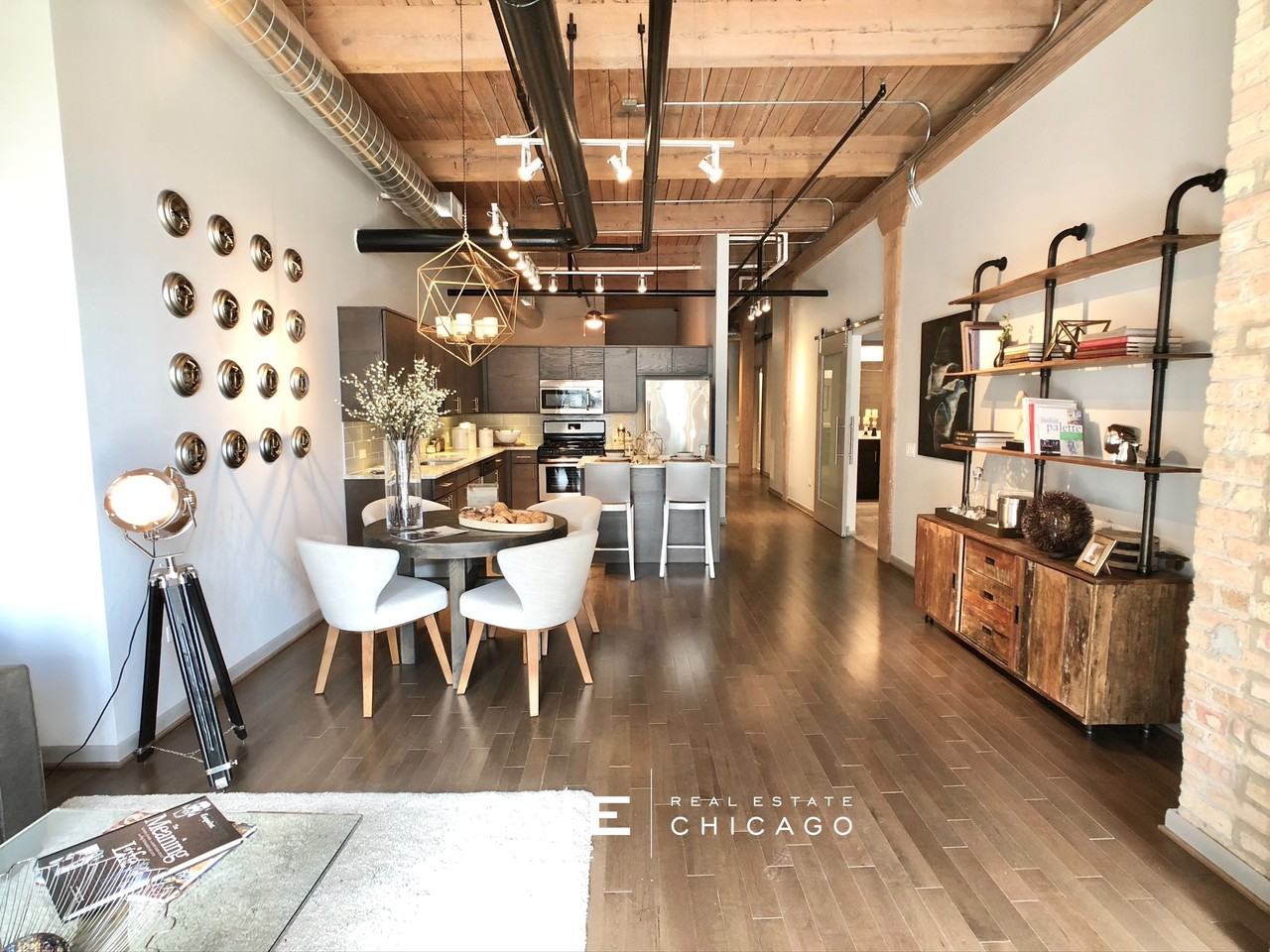 E Illinois St #4 - Photo 6 of 35