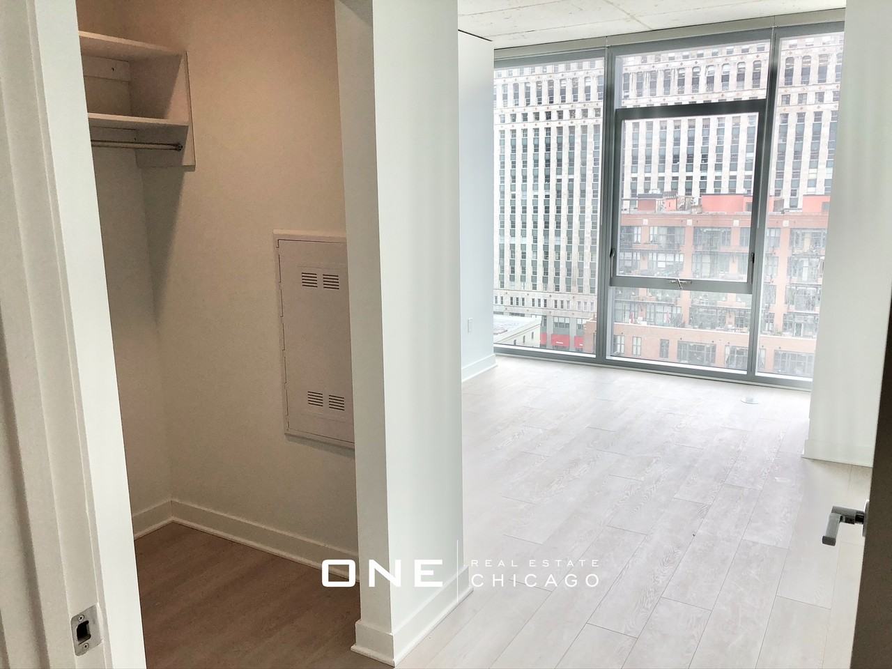 W Illinois St #4 - Photo 6 of 18