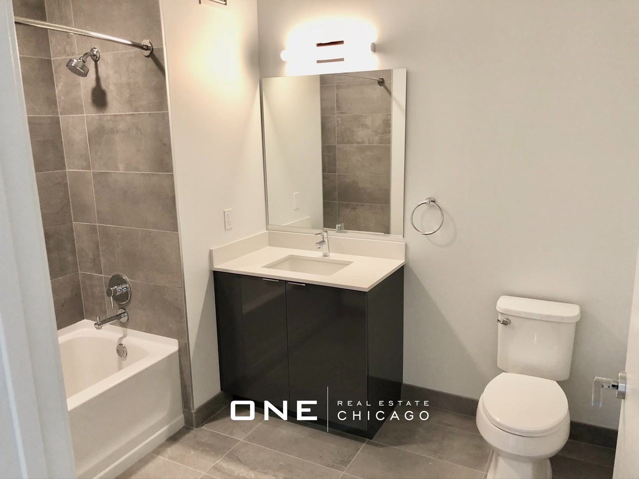 W Illinois St #4 - Photo 7 of 18