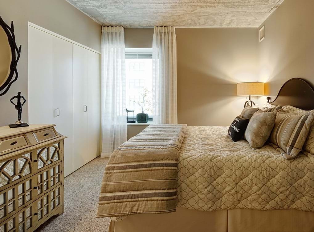 S Clark St #5 - Photo 5 of 8