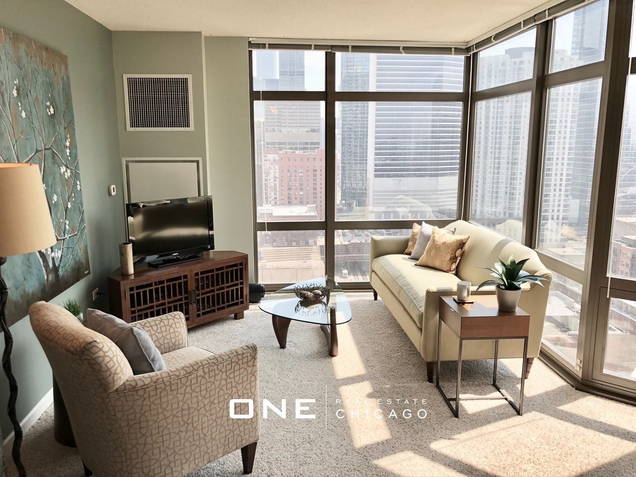 N Desplaines St #3 - Photo 5 of 20