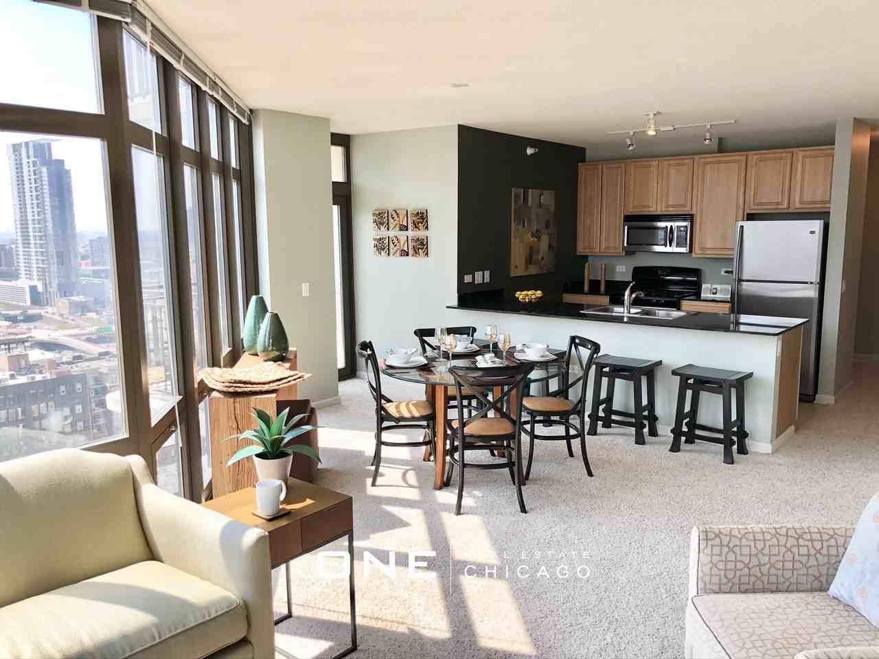 N Desplaines St #3 - Photo 7 of 20