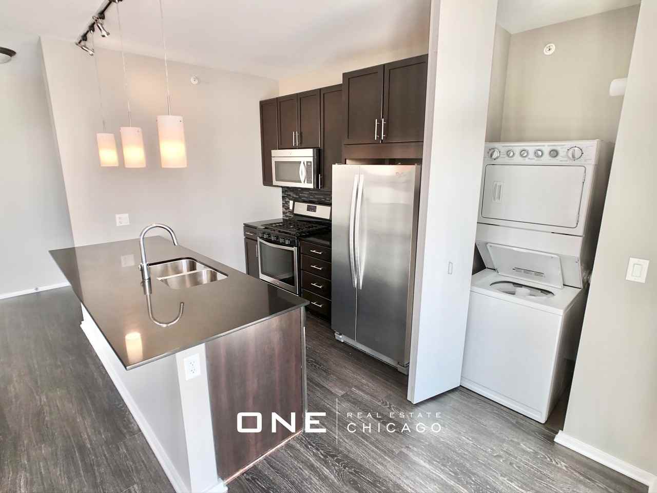 N Desplaines St #3 - Photo 4 of 25