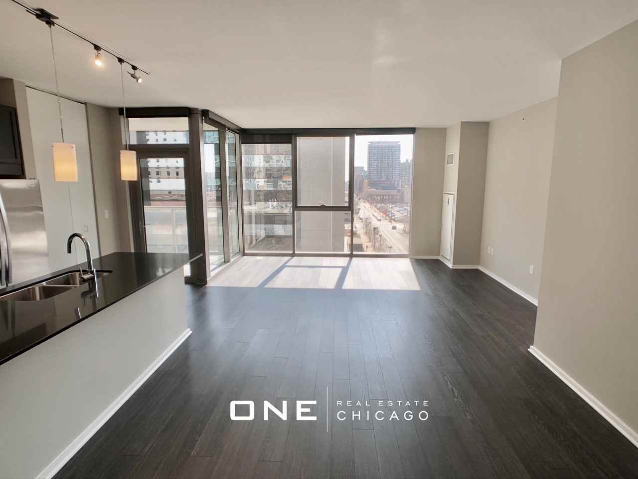 N Desplaines St #3 - Photo 5 of 25