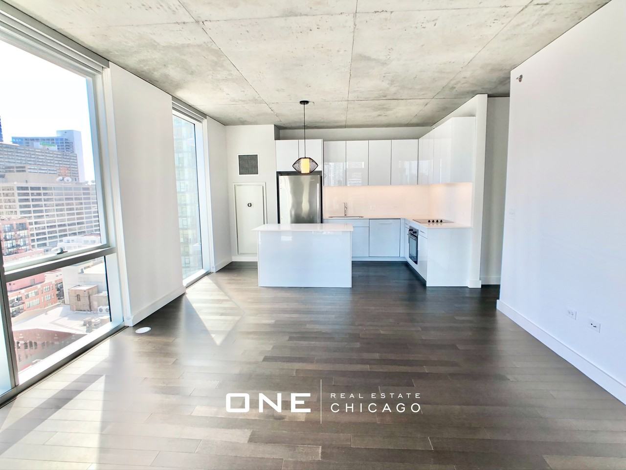 W Illinois & Wells #4 - Photo 2 of 20