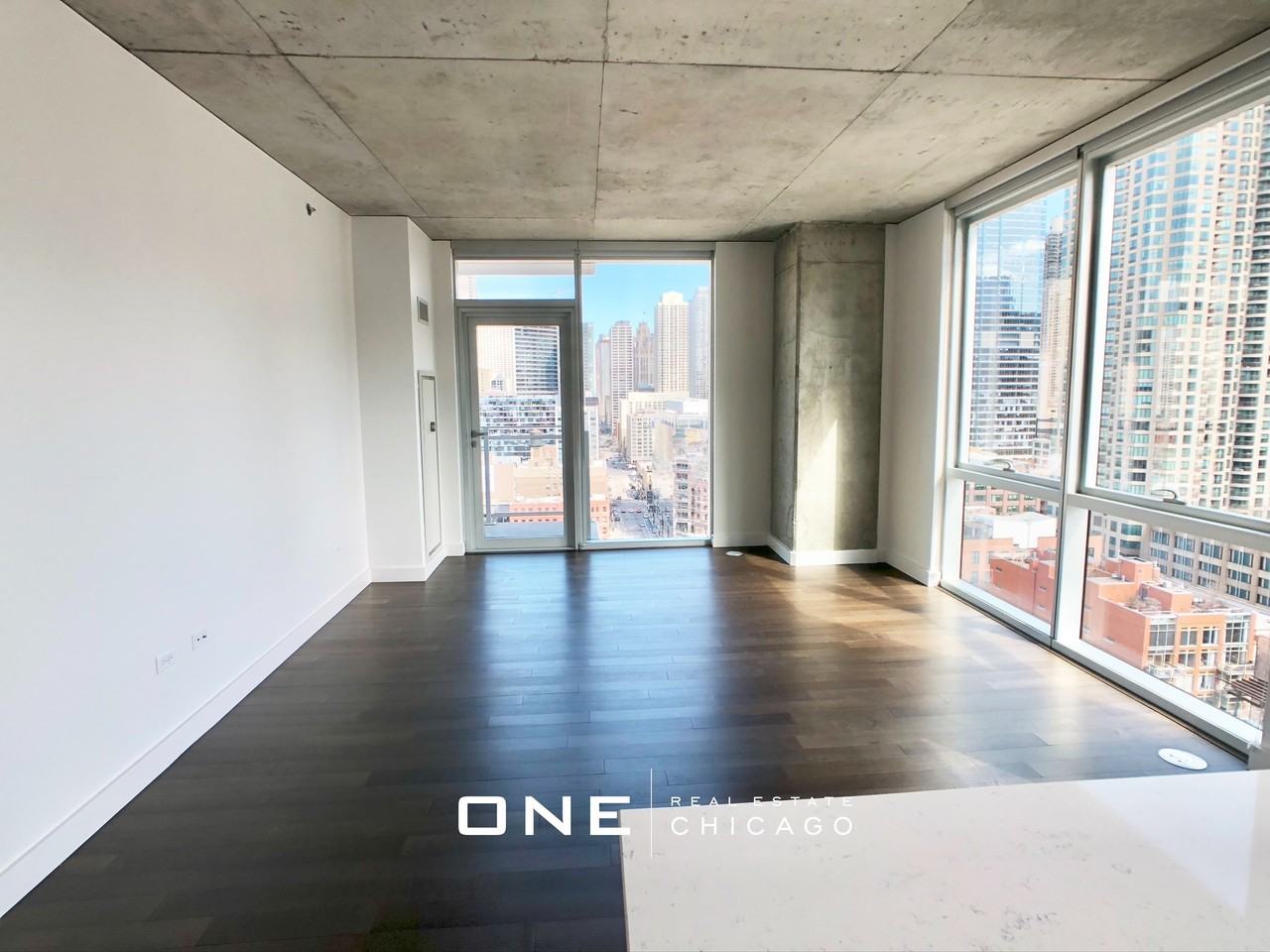 W Illinois & Wells #4 - Photo 4 of 20