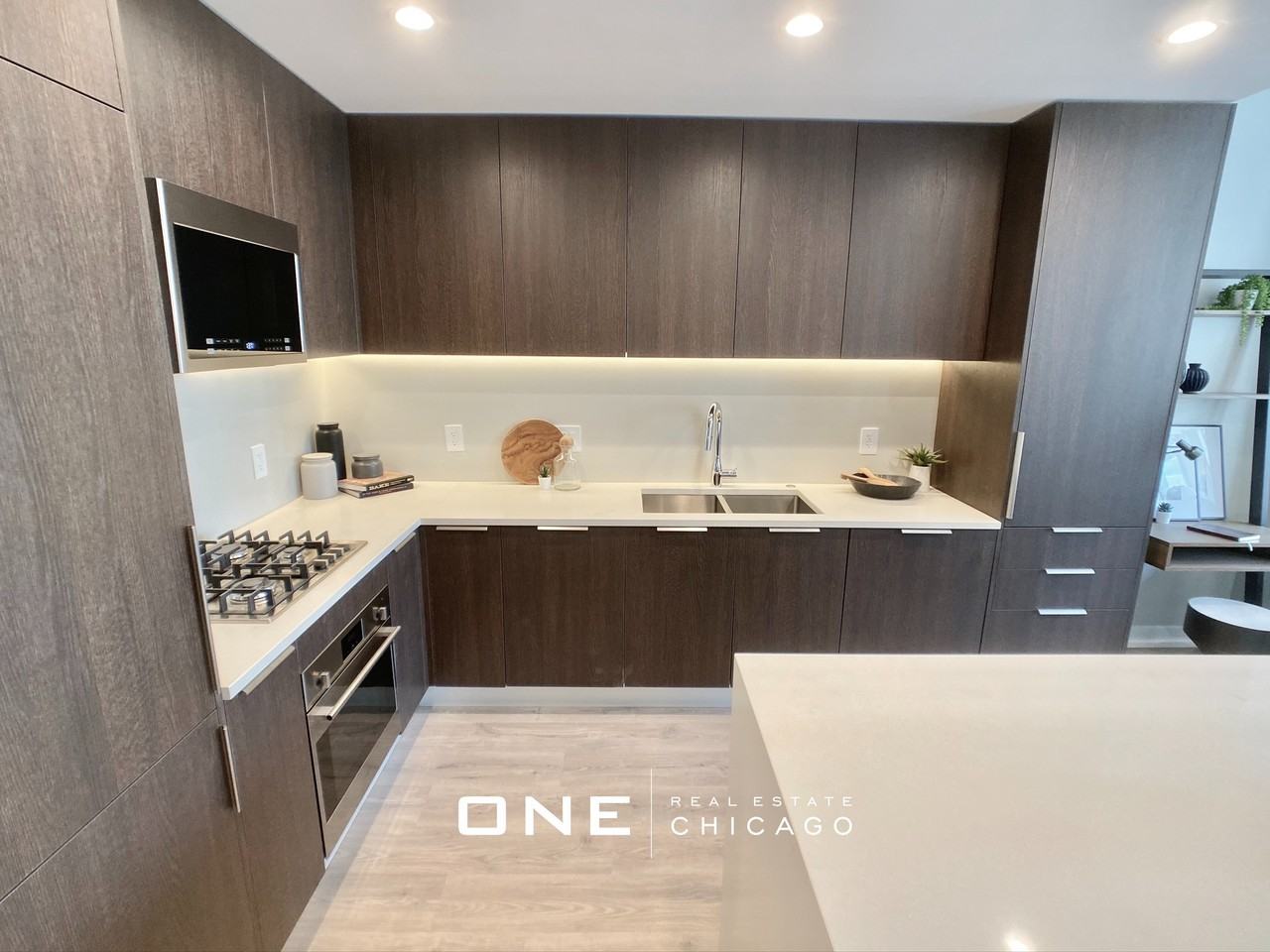 W Hill St #4 - Photo 3 of 16