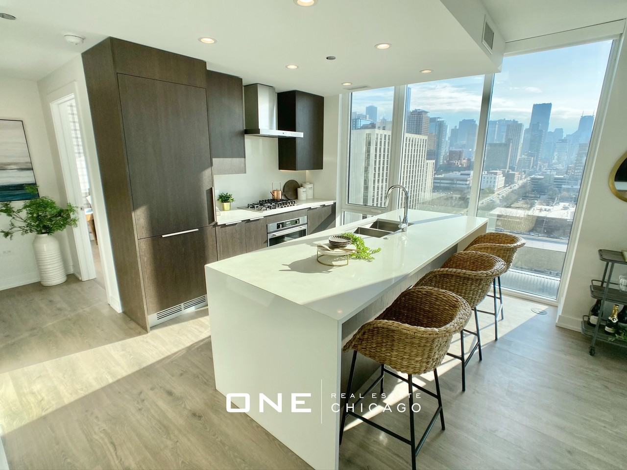 W Hill St #7 - Photo 3 of 18