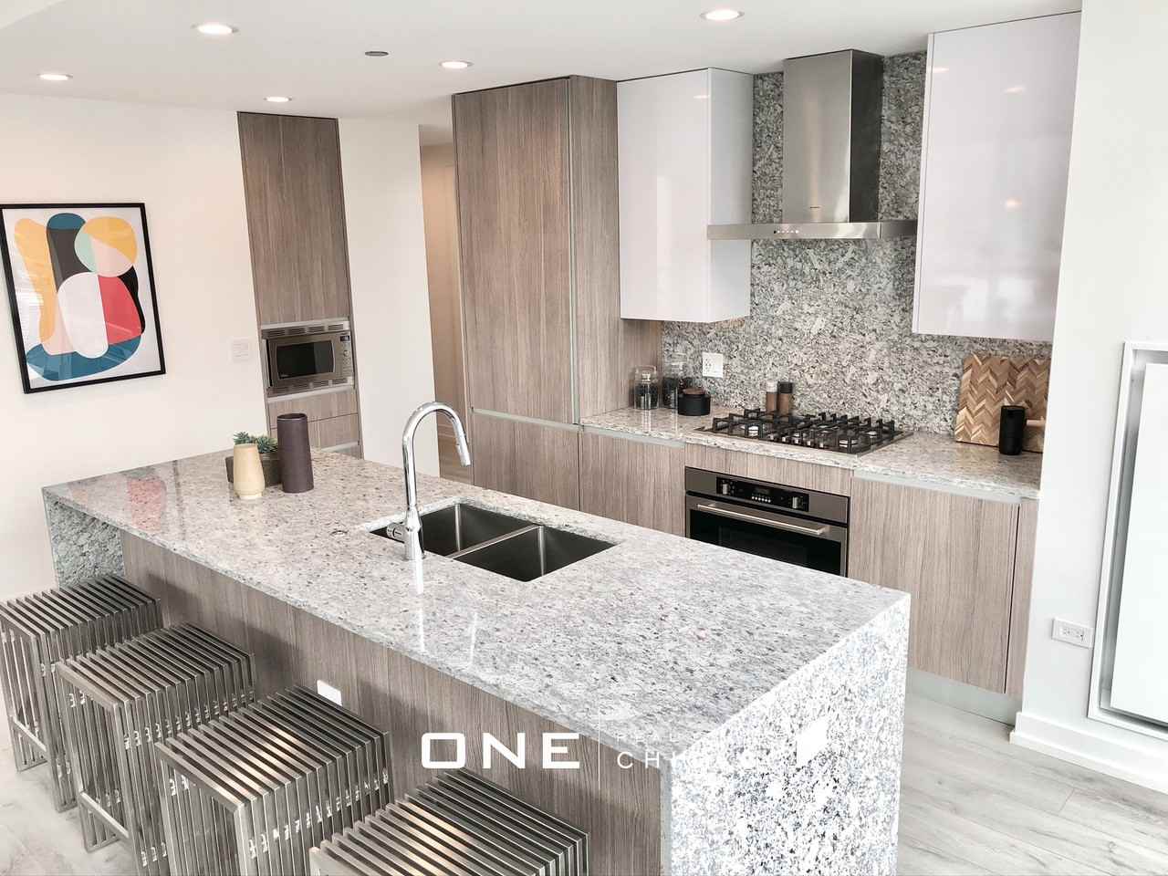 N Wells St #5 - Photo 3 of 16