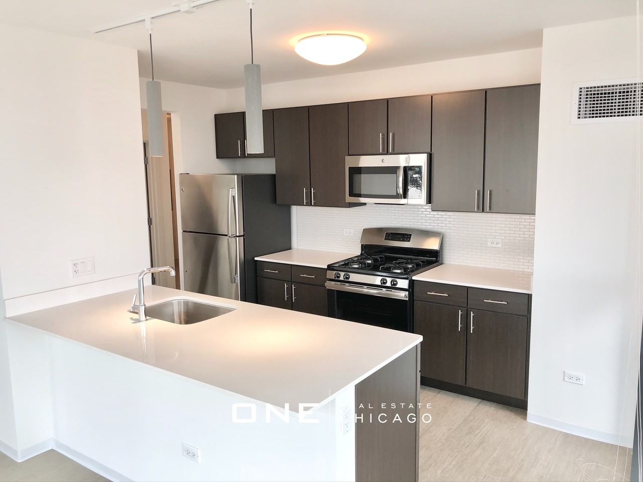 W Superior St #6 - Photo 2 of 23