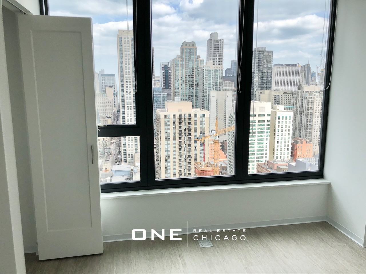 W Superior St #6 - Photo 6 of 23