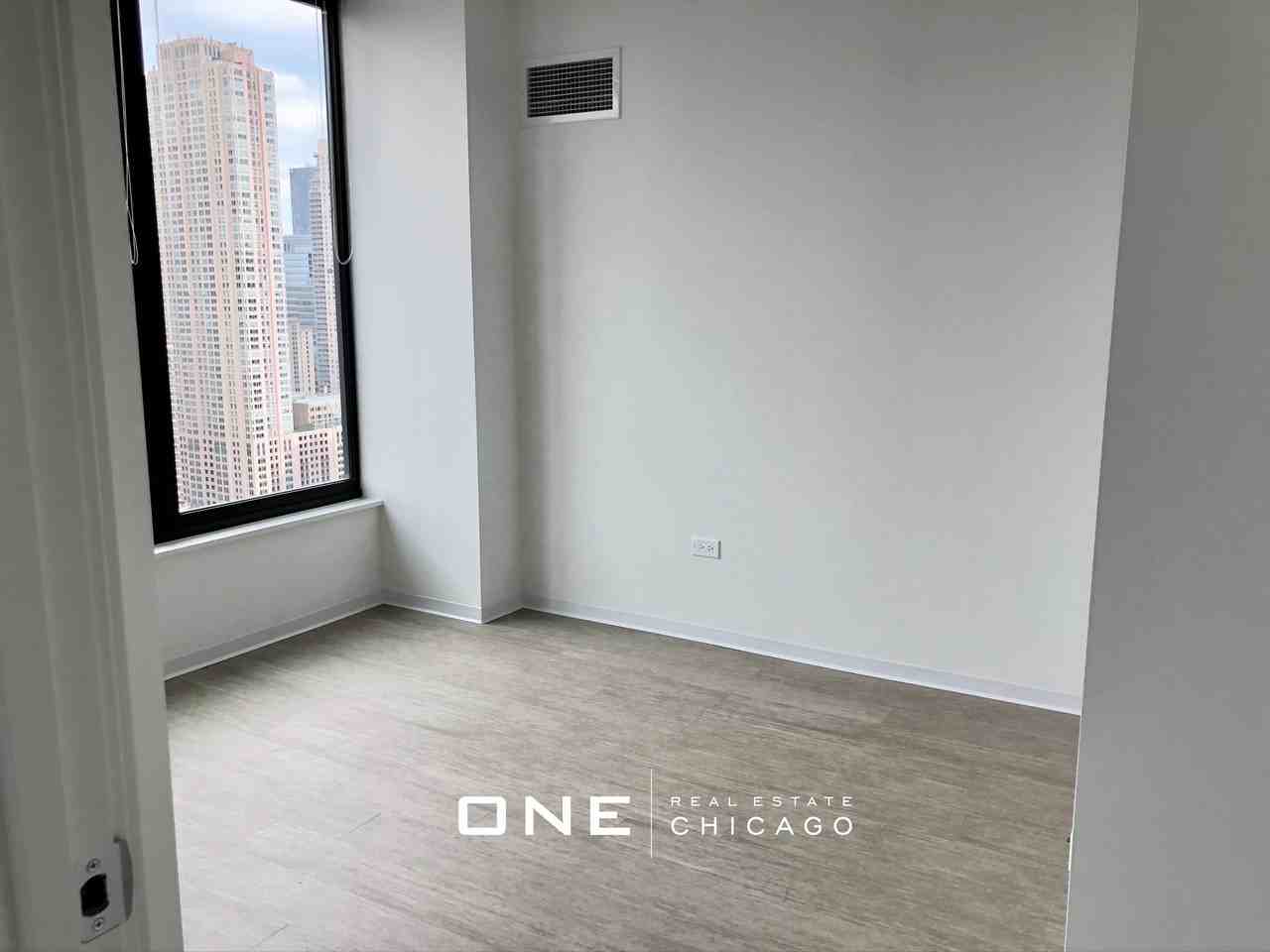 W Superior St #6 - Photo 7 of 23