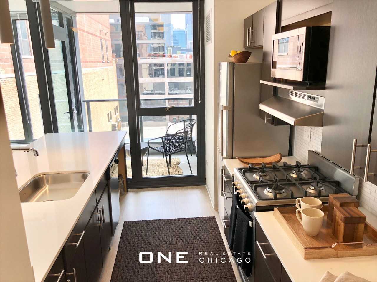 W Superior St #5 - Photo 5 of 27