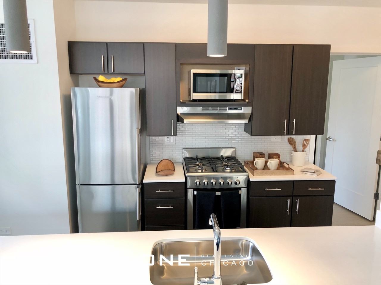 W Superior St #5 - Photo 6 of 27