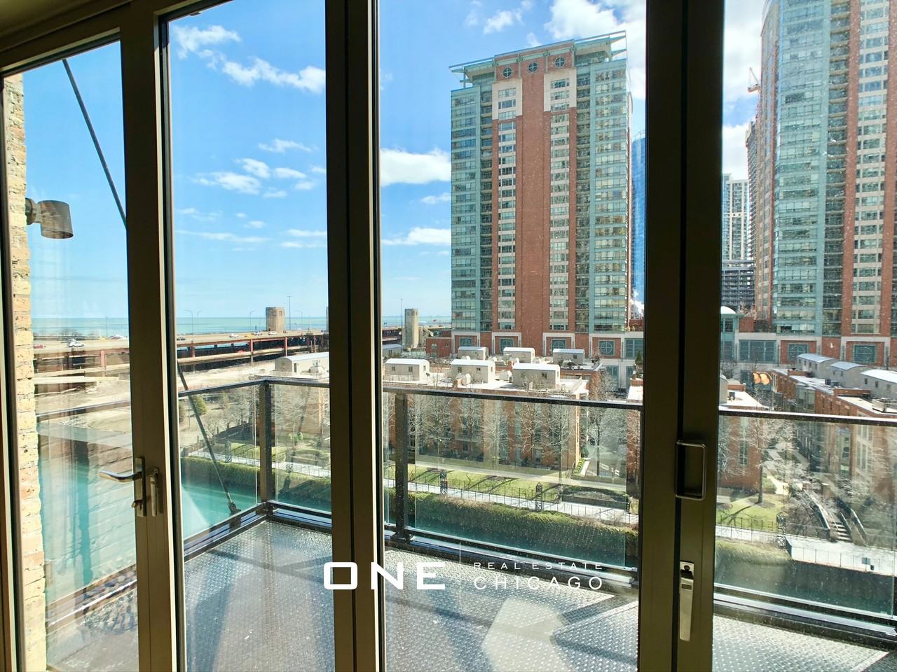 415 East Illinois Street #5 - Photo 3 of 32