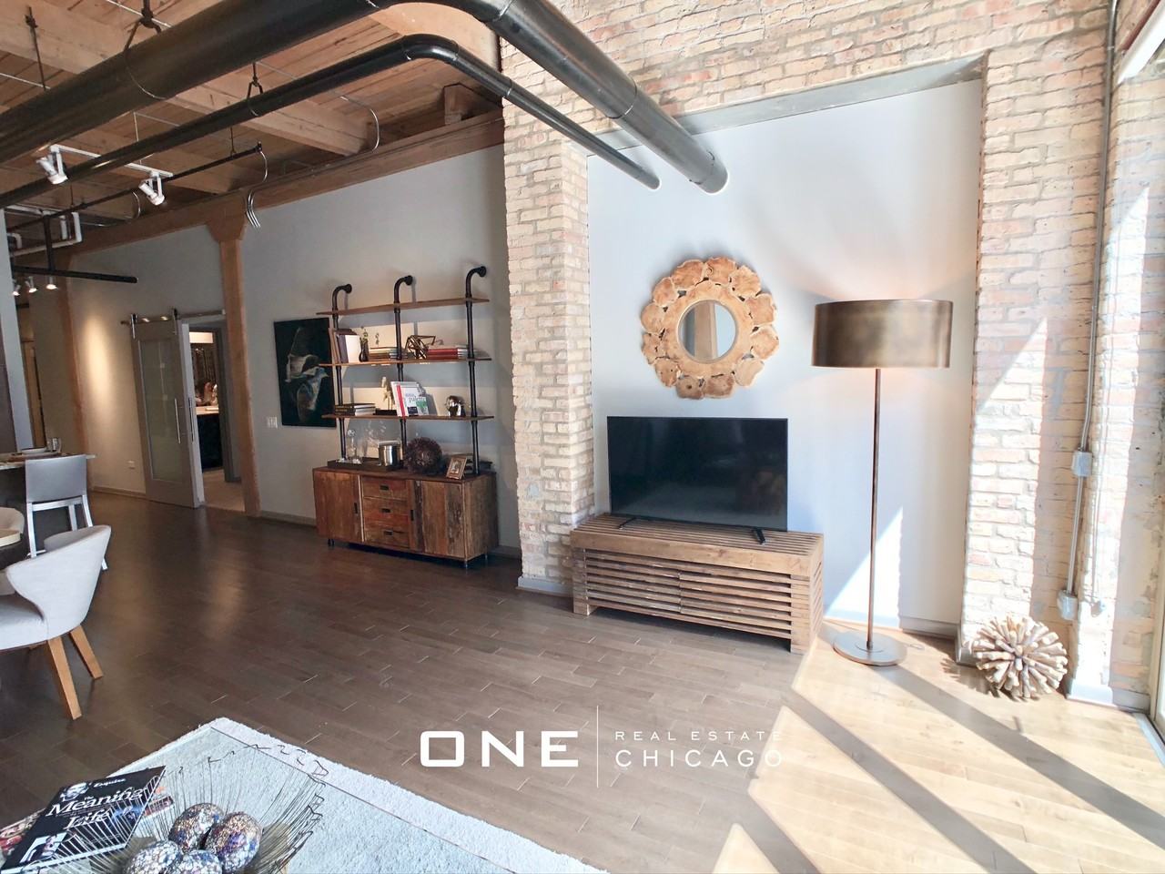 415 East Illinois Street #5 - Photo 6 of 32