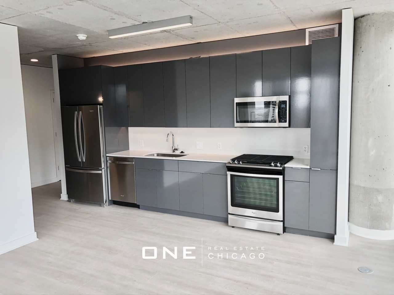 W Illinois St #5 - Photo 4 of 17