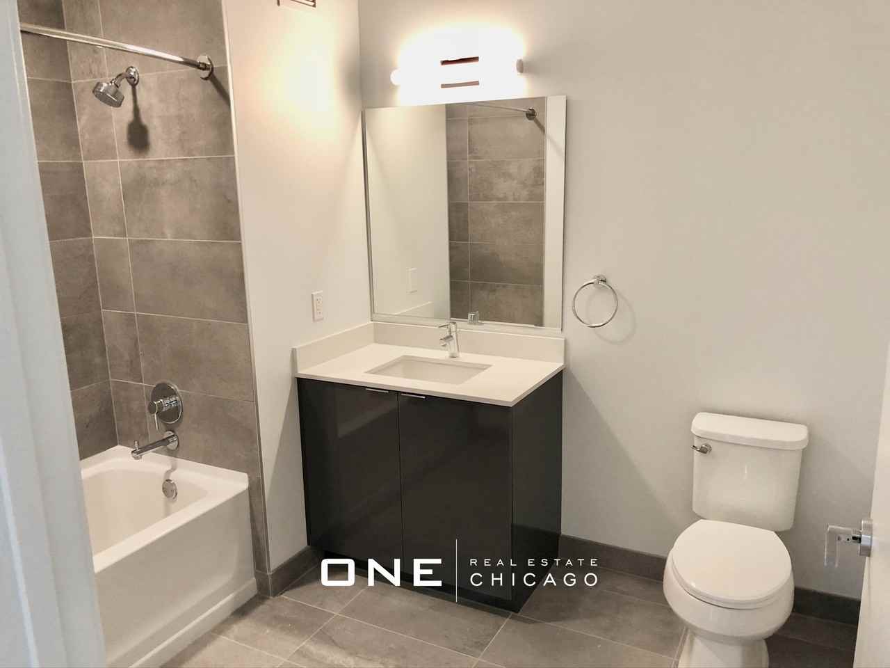 W Illinois St #5 - Photo 7 of 17