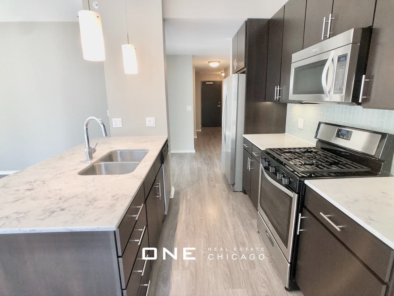 N Desplaines St #4 - Photo 6 of 26