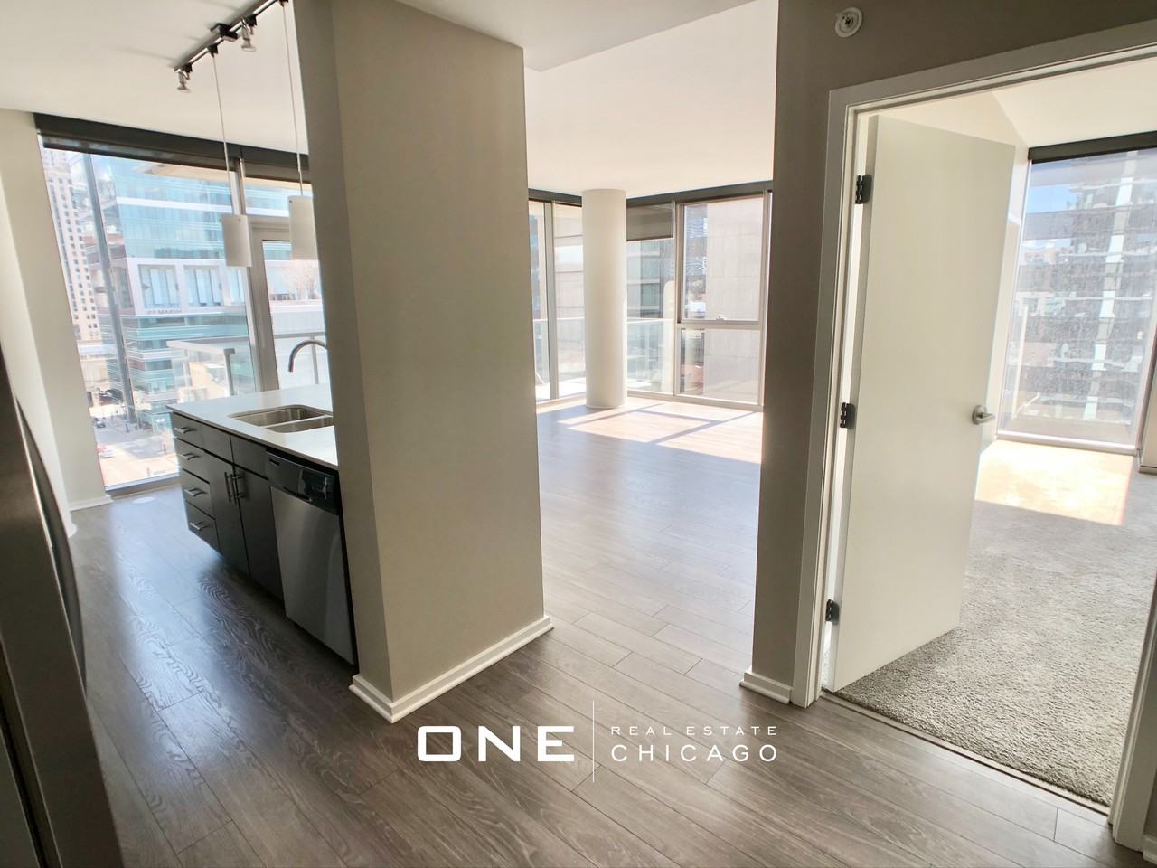 N Desplaines St #4 - Photo 7 of 26