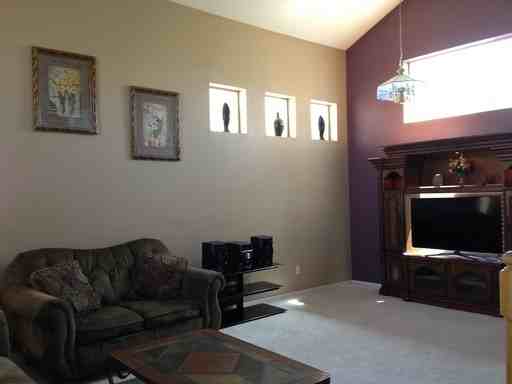 1115 E Sheffield Ave - Photo 2 of 14