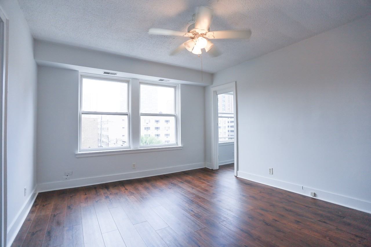 3727 N Pine Grove Ave #212