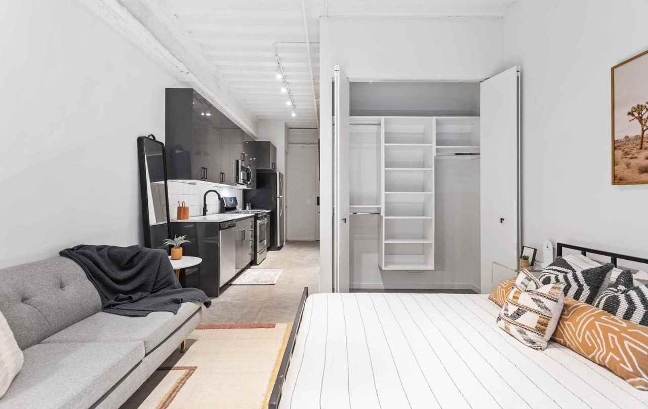 1222 W Jackson Blvd #903 - Photo 5 of 20