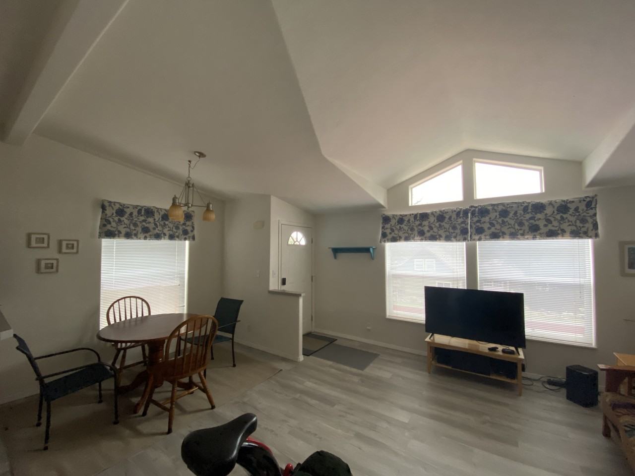 227 Nw 55th St - Photo 3 of 12