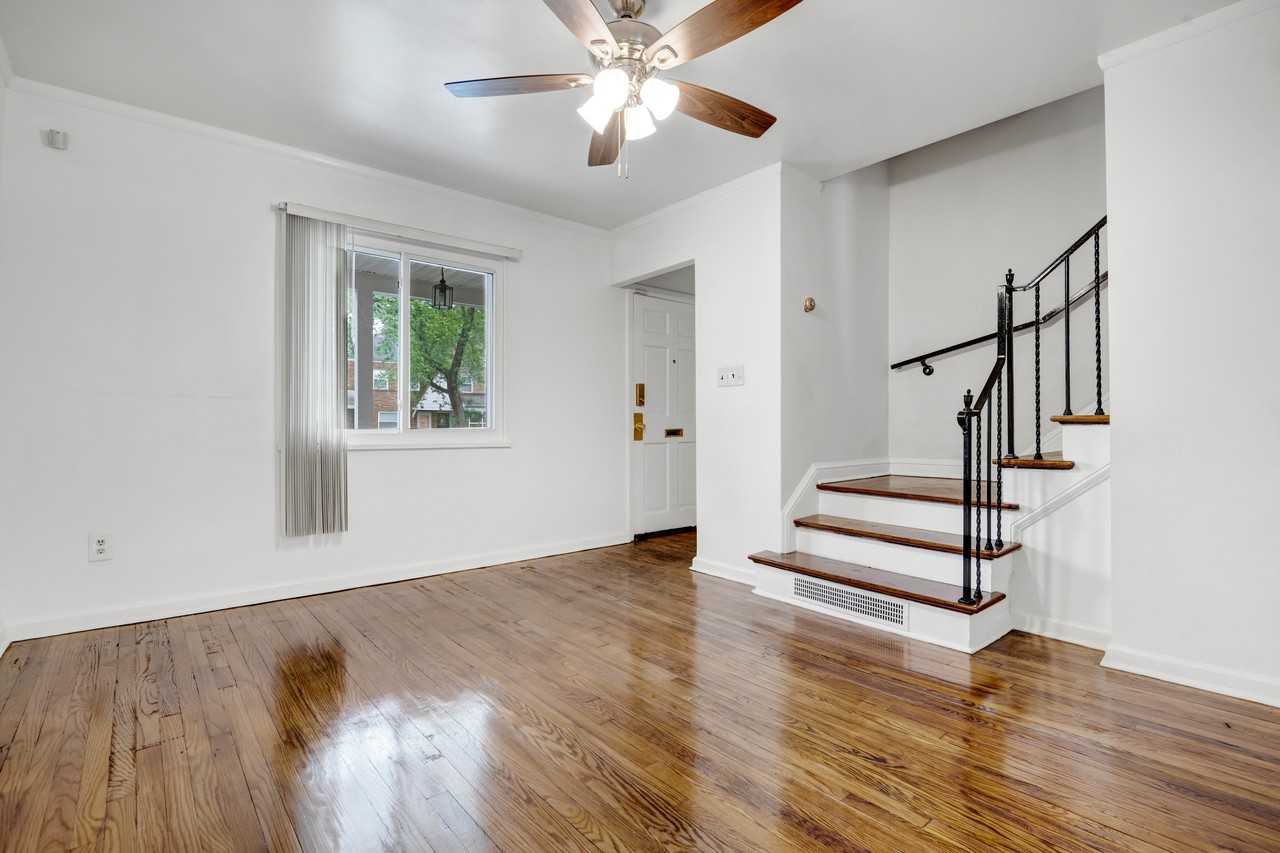 3337 Blaine St Ne - Photo 3 of 21