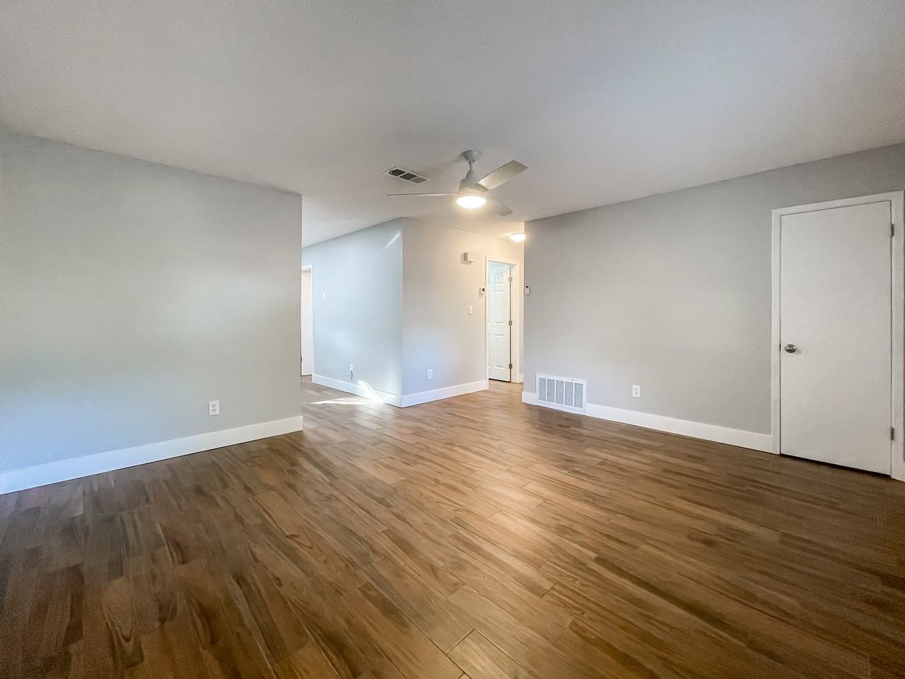 4970 Yacht Harbor Cir - Photo 2 of 14