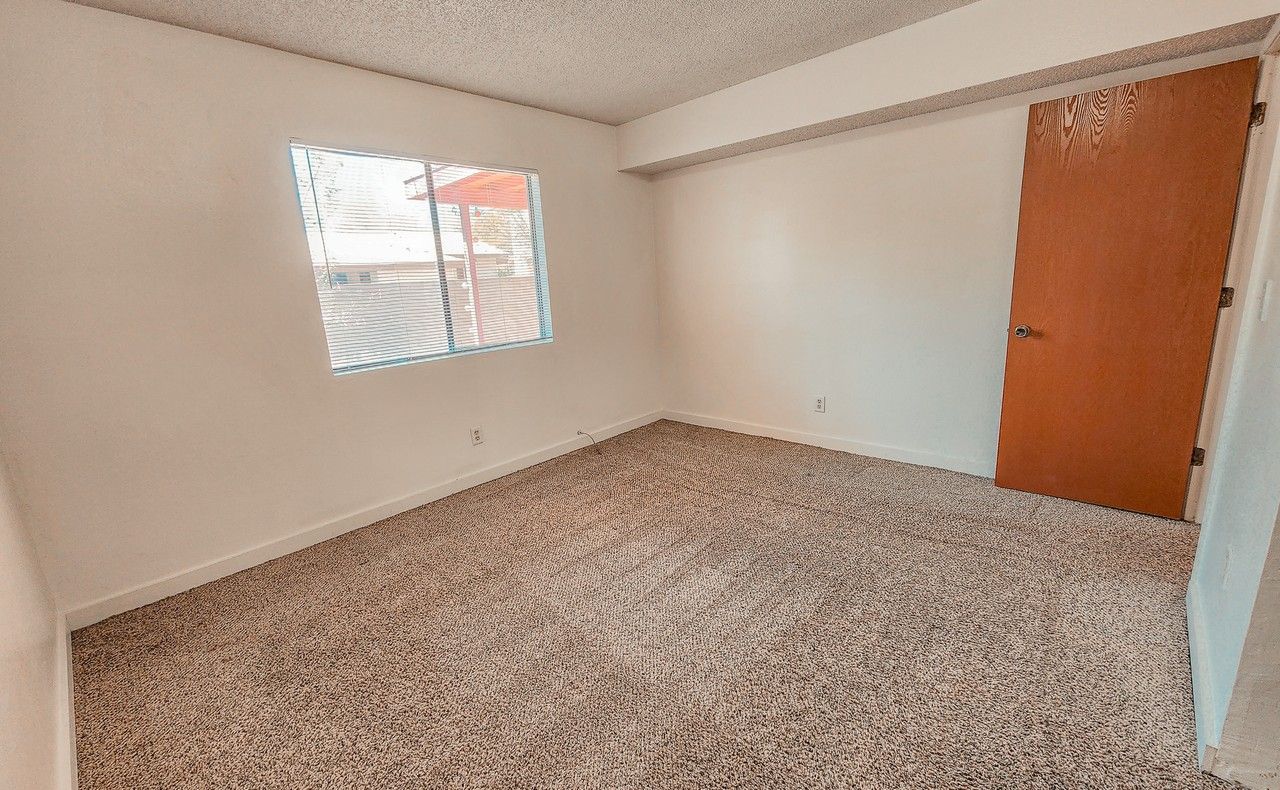 2237 N Treat Ave - Photo 3 of 16