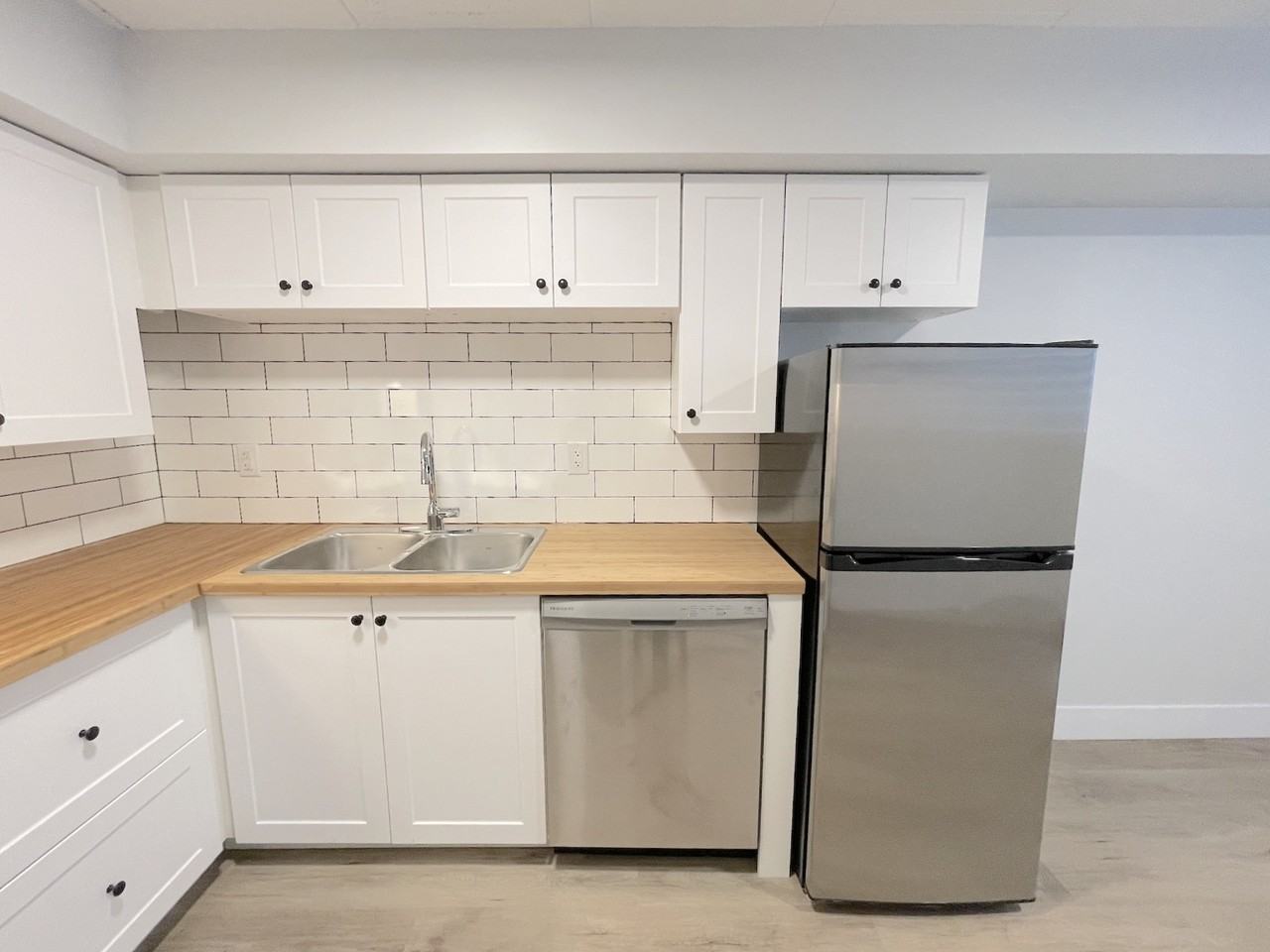 471 Tecumseh Rd W - Photo 3 of 10