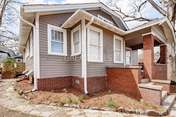 653 Maple St - Photo 2 of 22