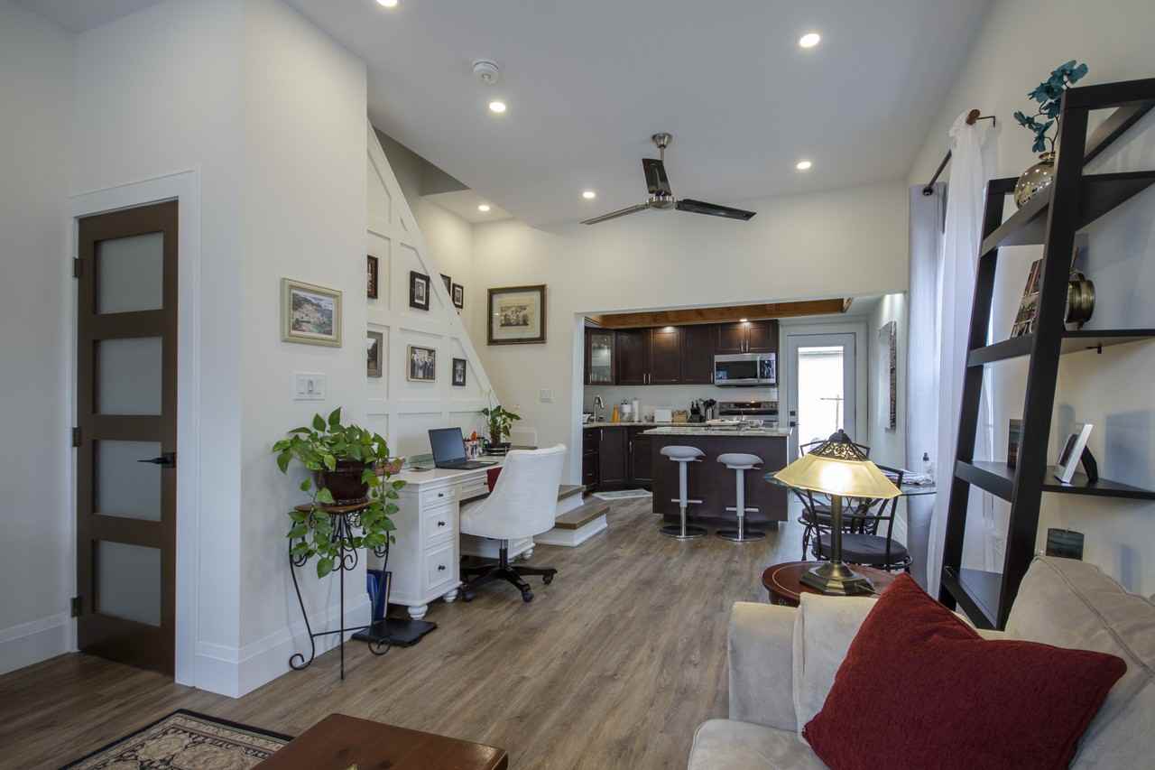 32 Wood Street West - Photo 3 of 16