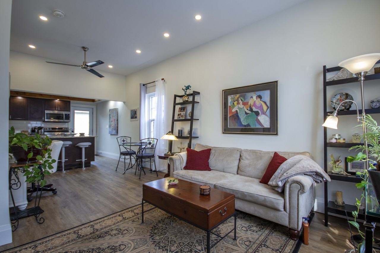 32 Wood Street West - Photo 2 of 16