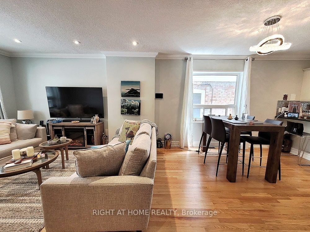 235 Soudan Avenue - Photo 3 of 13