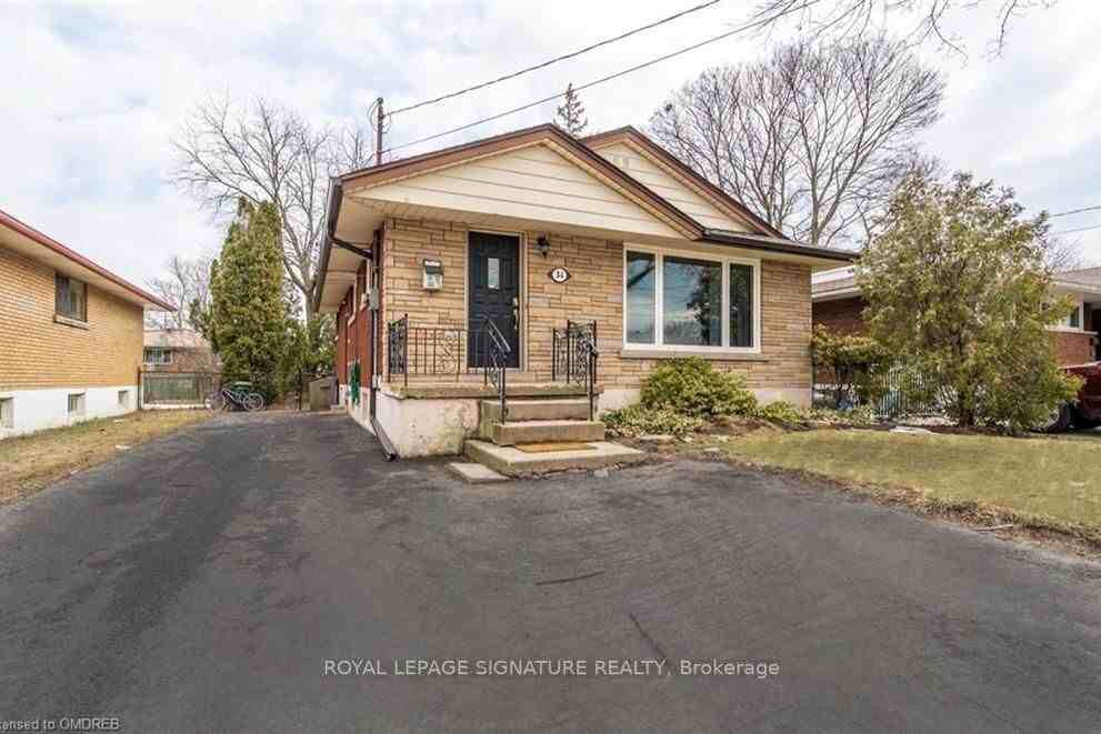 34 Briarwood Crescent - Photo 2 of 18