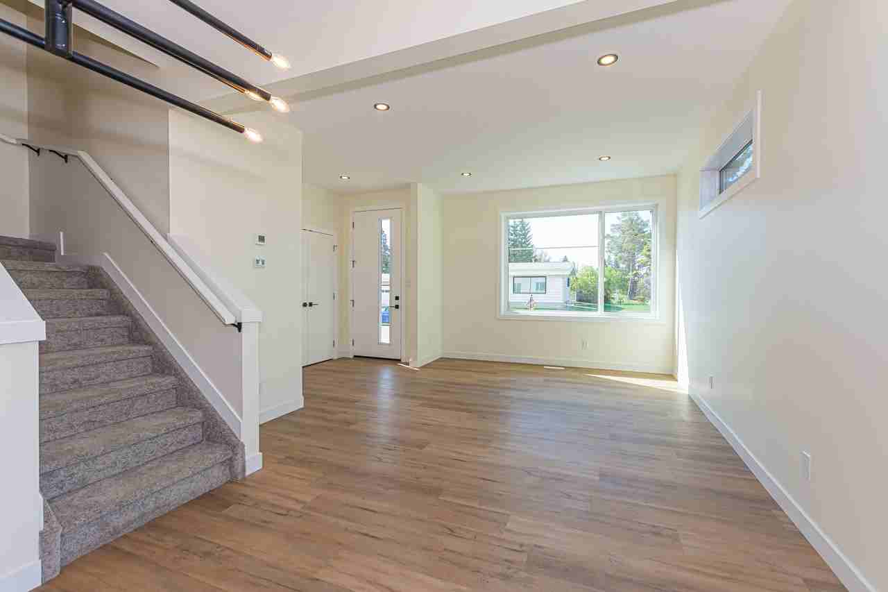 14930 92 Avenue Northwest - Photo 3 of 28