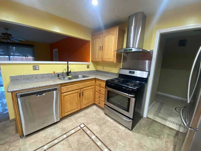 2170 Country Dr - Photo 3 of 11