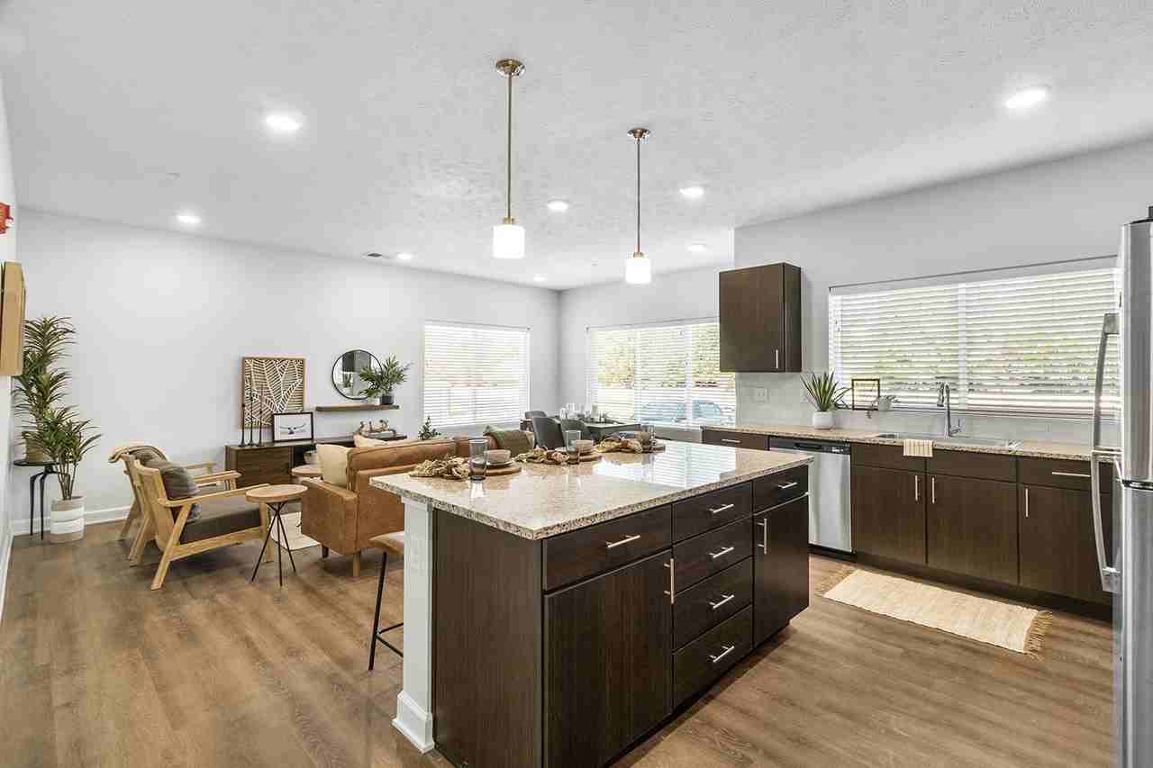 Page Living at Pinnacle Hills - Photo 2 of 50