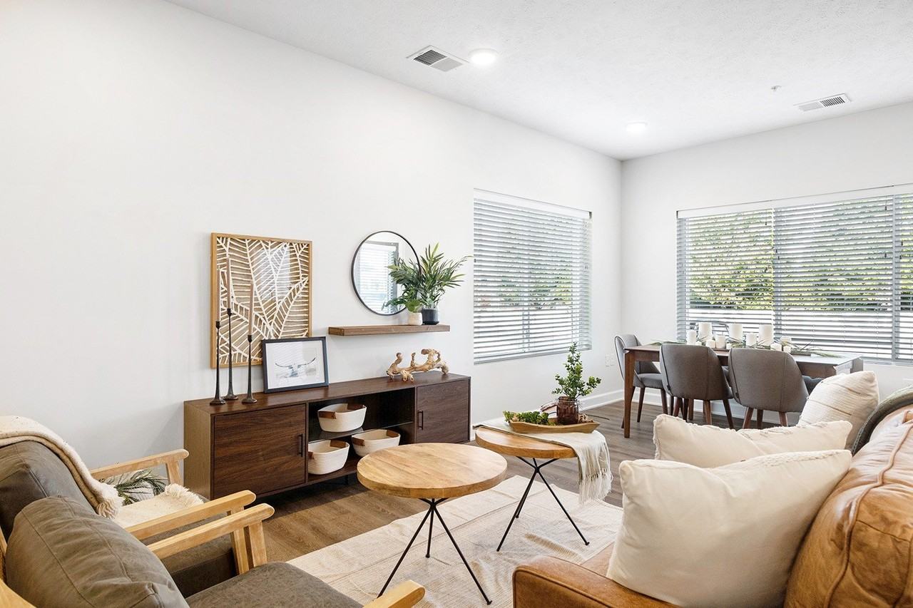 Page Living at Pinnacle Hills - Photo 5 of 50